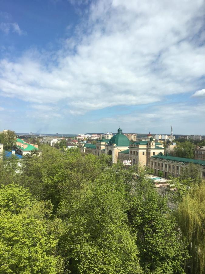 Near Trainstation 603 Apartman Ivano-Frankivszk Kültér fotó